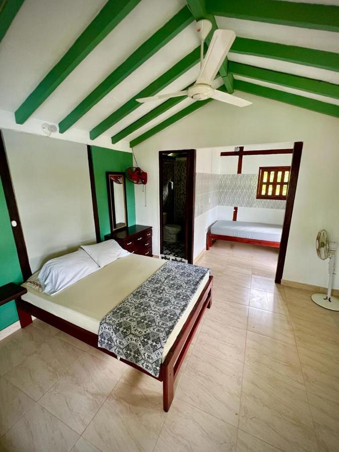 Hostal Portal Del Sol Капургана Экстерьер фото